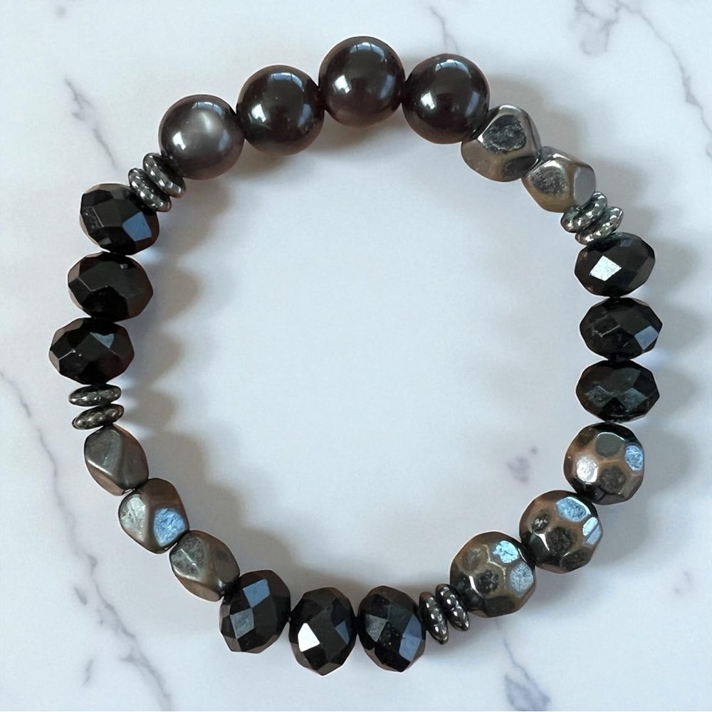 Elegant Black and Grey Beaded Bracelet